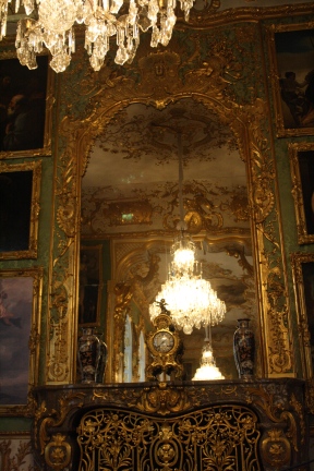Very large mirrors throughout the Residenz
